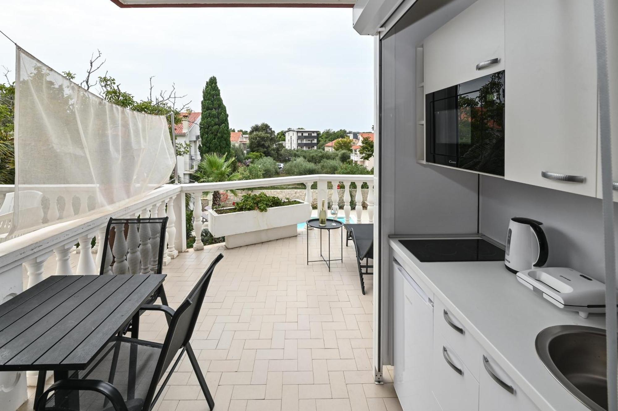 Seagull Pool Apartments & Studios โนวาลยา ภายนอก รูปภาพ