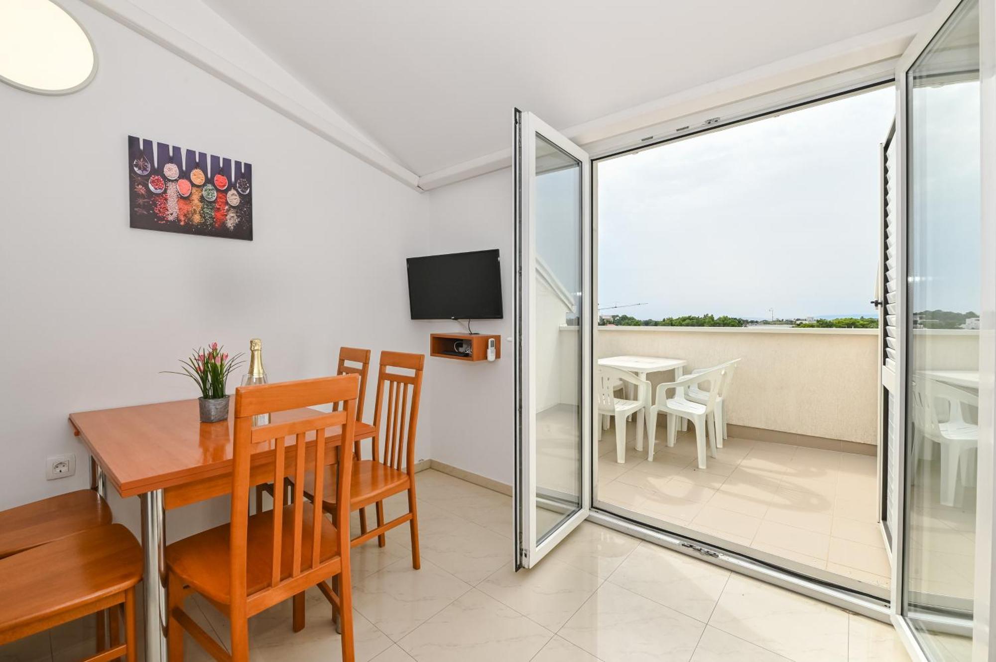 Seagull Pool Apartments & Studios โนวาลยา ภายนอก รูปภาพ