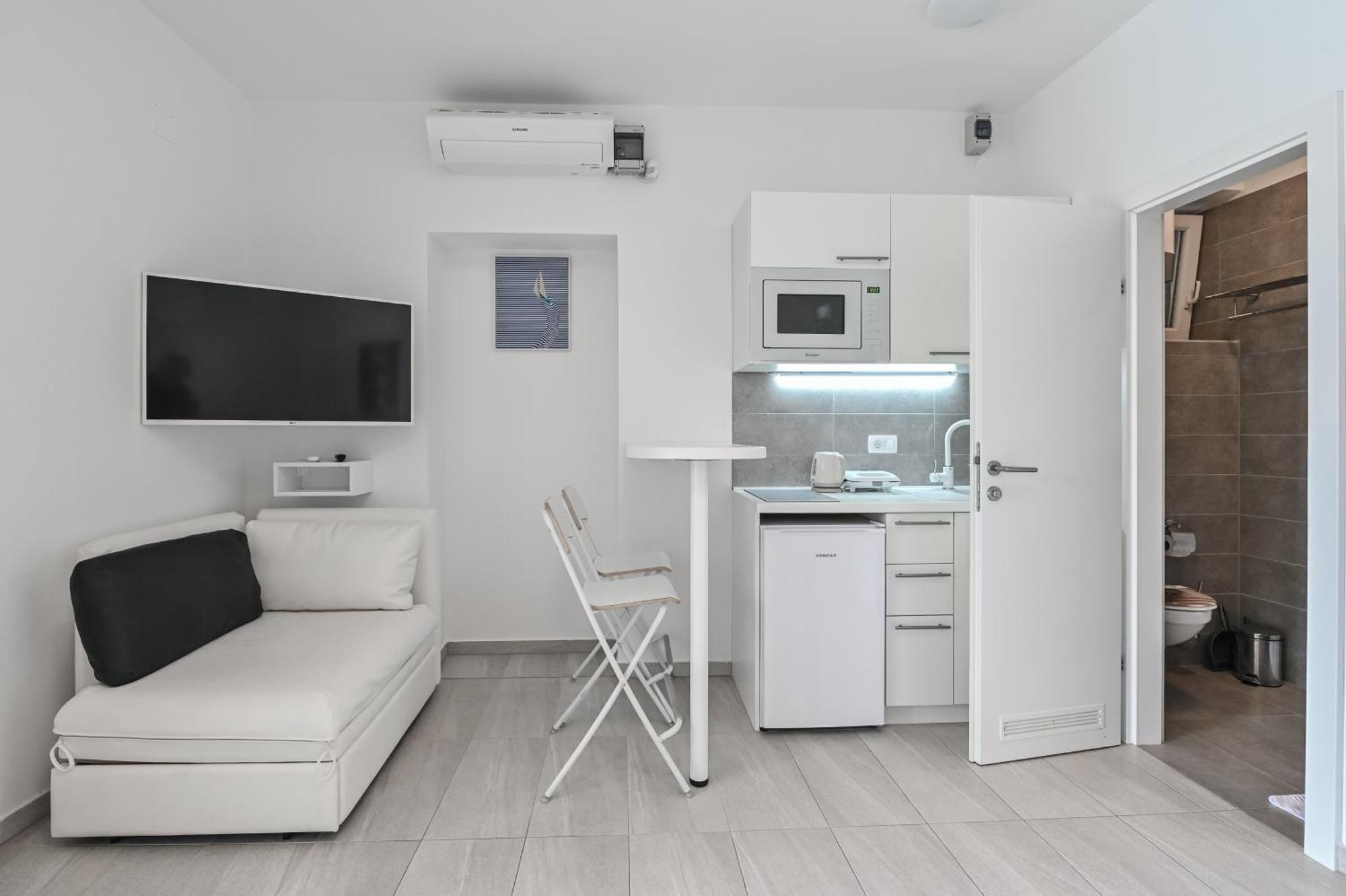 Seagull Pool Apartments & Studios โนวาลยา ภายนอก รูปภาพ