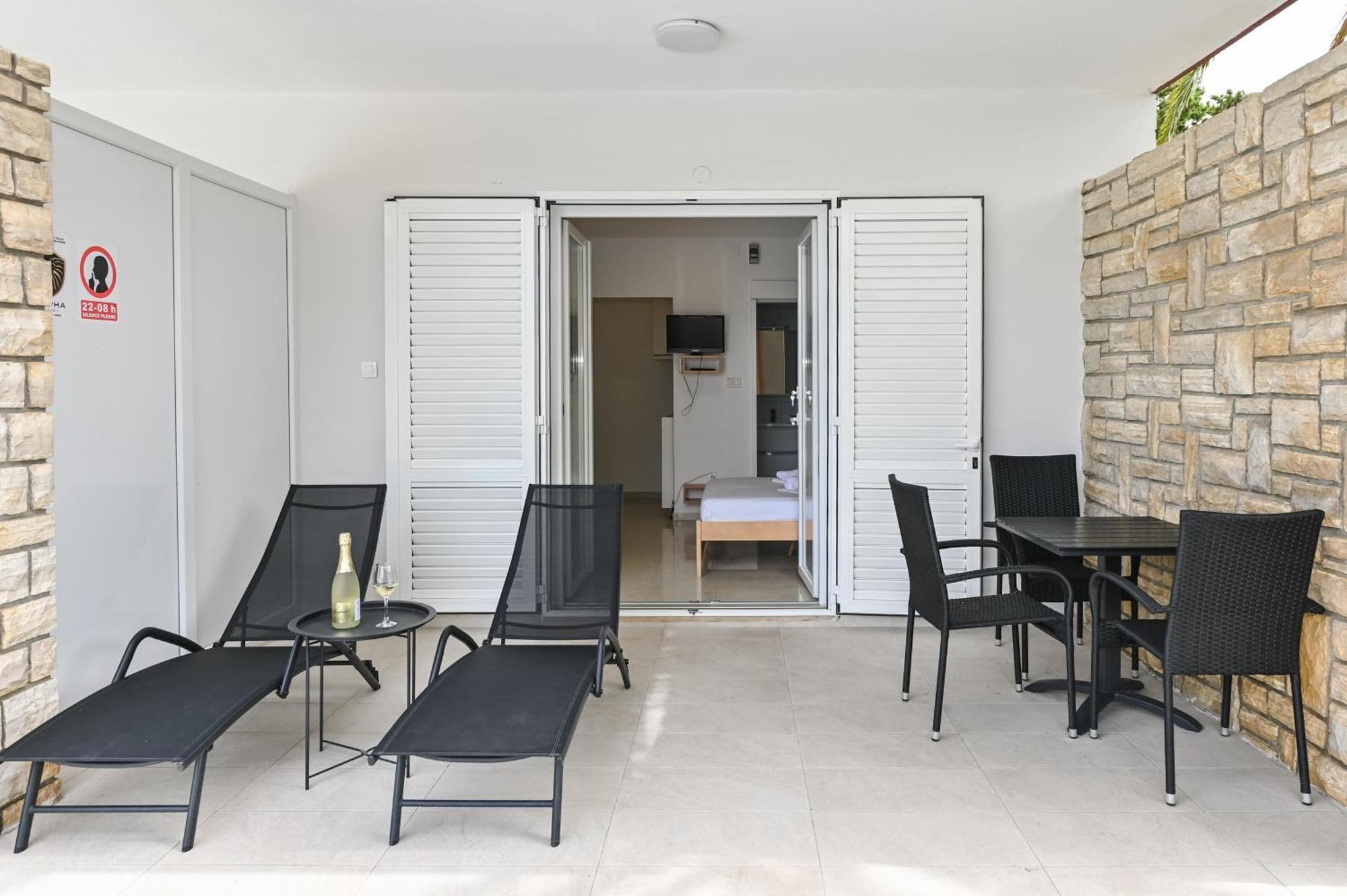 Seagull Pool Apartments & Studios โนวาลยา ห้อง รูปภาพ